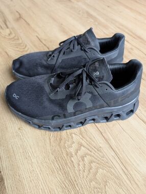 On Running Cloudnova Black Men’s Size 10 Helion CloudTec Sneakers